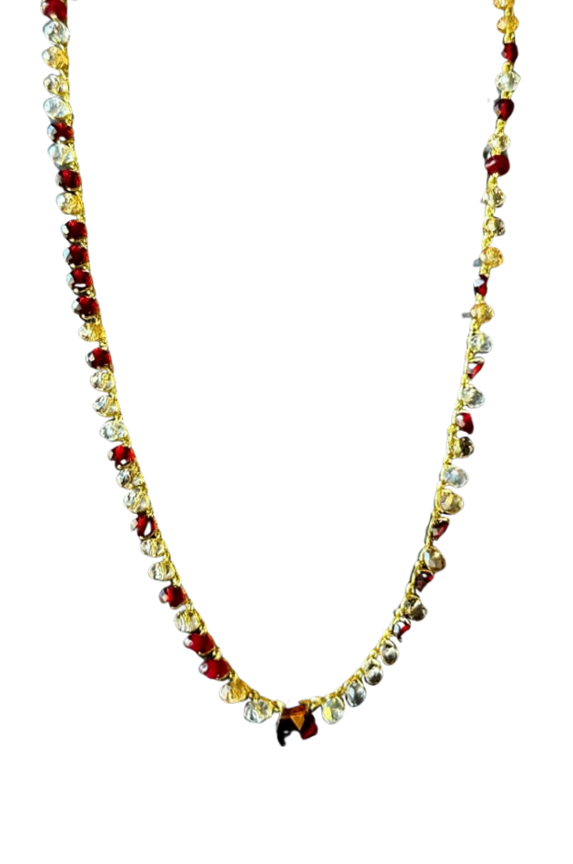 Collana con cristalli e goccia di pietra dura